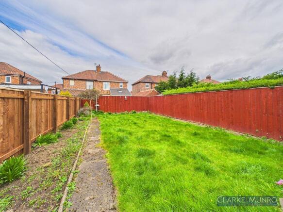 3 bed Semi-Detached for sale Image 10