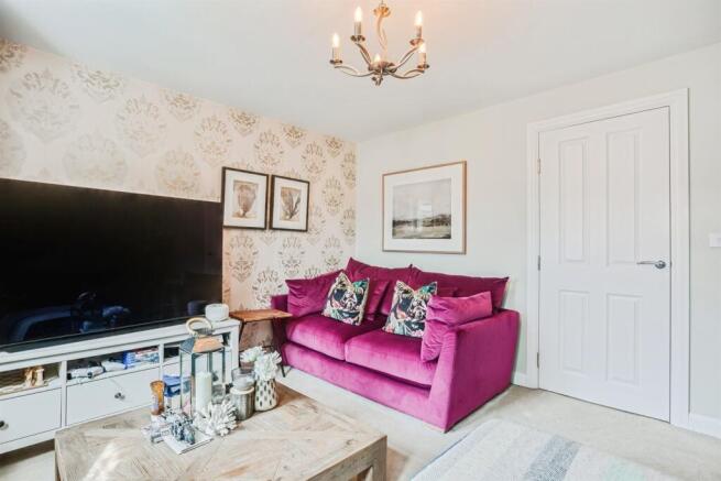 3 bed Semi-Detached for sale Image 7