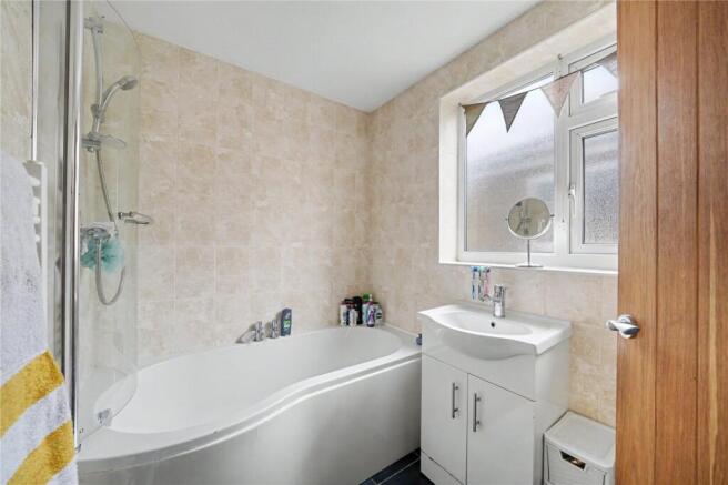 5 bed Detached for sale Image 12