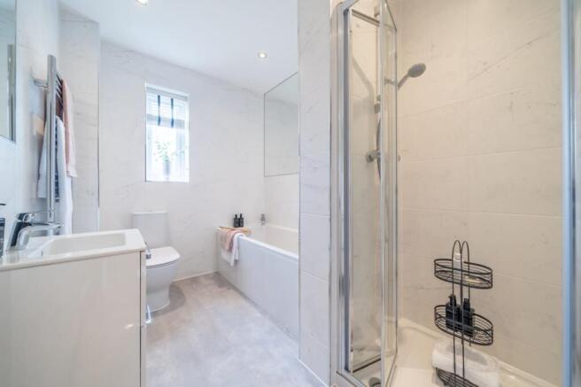 4 bed Detached for sale Image 12