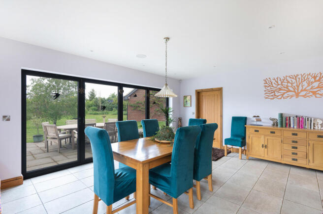 Kitchen/Dining