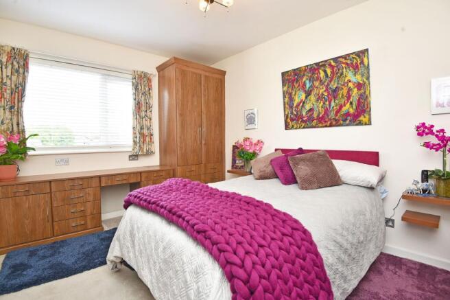 2 bed Flat for sale Image 4