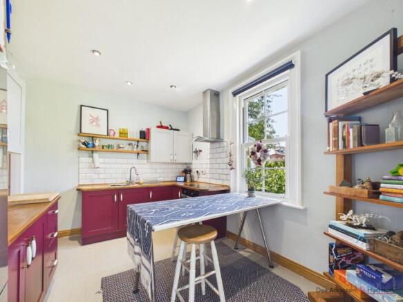 3 bed Semi-Detached for sale Image 12