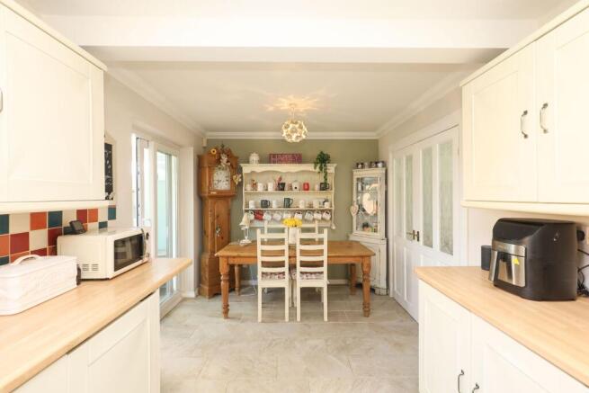 3 bed Detached for sale Image 8