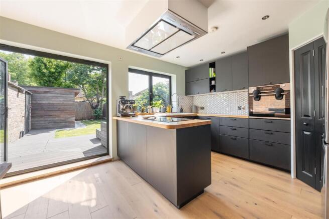 Marriott Road, E15