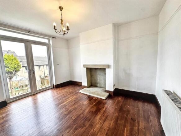 3 bed Semi-Detached for sale Image 6