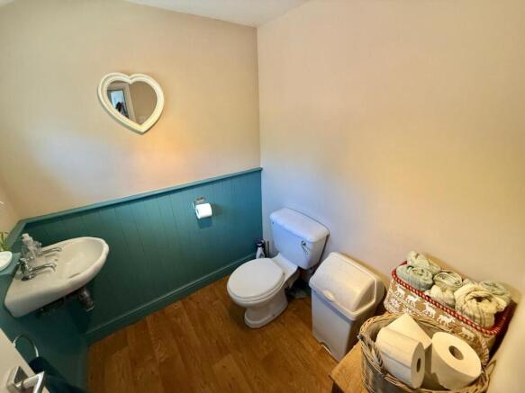 5 bed Semi-Detached for sale Image 7