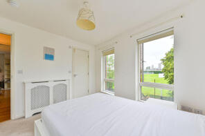 33, Holst House, Du Cane Road, London W12 0EB