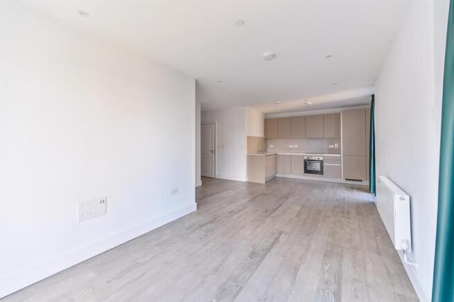 KITCHEN/LIVING ROOM