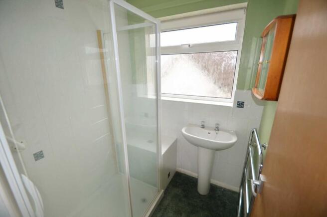Spacious Bunglalow in need of updating - Haydons Park, Honiton