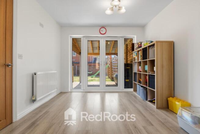 4 bed Detached for sale Image 9