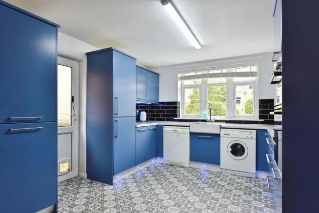 3 bed Bungalow for sale Image 6