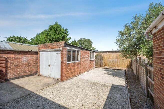 3 bed Semi-Detached for sale Image 4