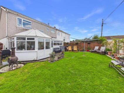 Harefield Crescent, Camborne - Versatile accommodation