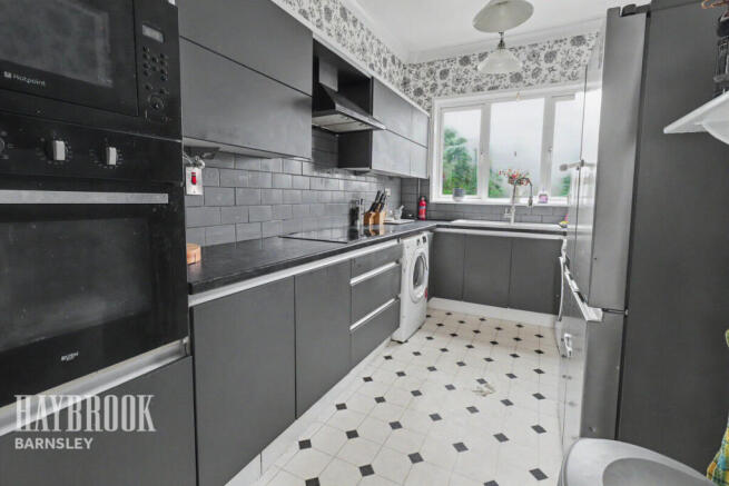 3 bed Semi-Detached for sale Image 8
