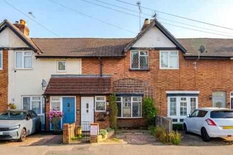 Kings Road, New Haw, KT15