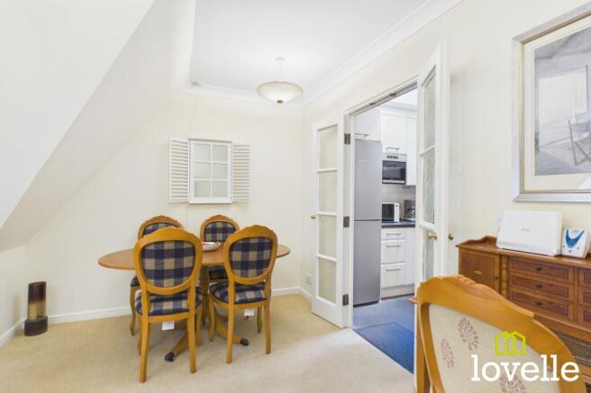 2 bed Flat for sale Image 8