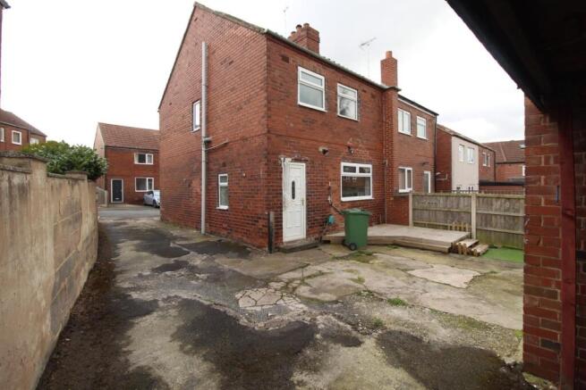 3 bed Semi-Detached to rent Image 12