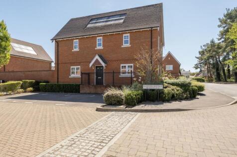 Burton Avenue, Leigh, TN11