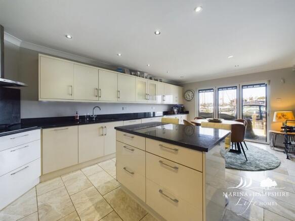 CAM03691G0-PR0014...