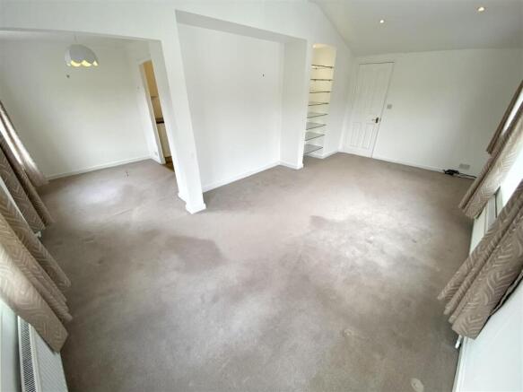 Andrew Crescent, Crosland Hill, Huddersfield photo 4