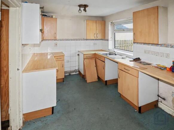 3 bed Terraced for sale Image 6