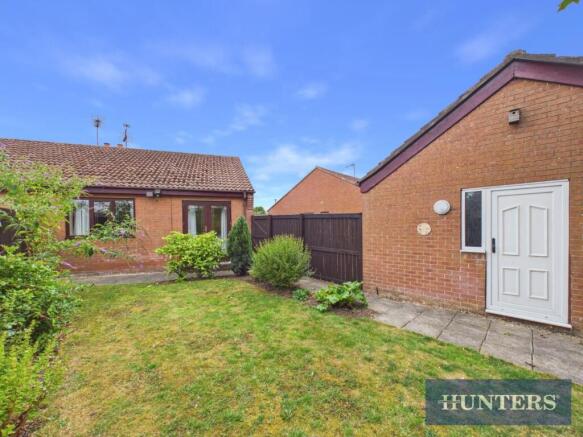 2 bed Semi-Detached Bungalow for sale Image 11