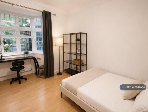 Bedroom / Workspace