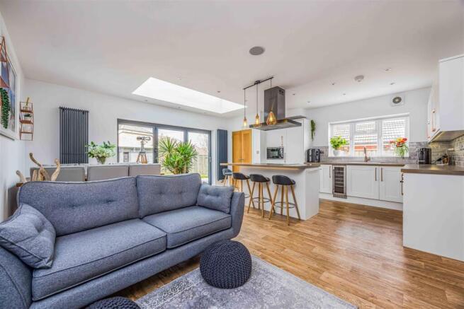 37 Maple Drive, Denmead-Small-PorticoMarketing-Ard