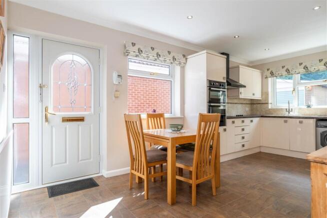 Kitchen/Dining