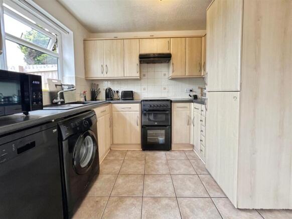 3 bed Semi-Detached for sale Image 5