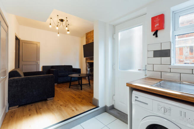3 bed House to rent Image 6