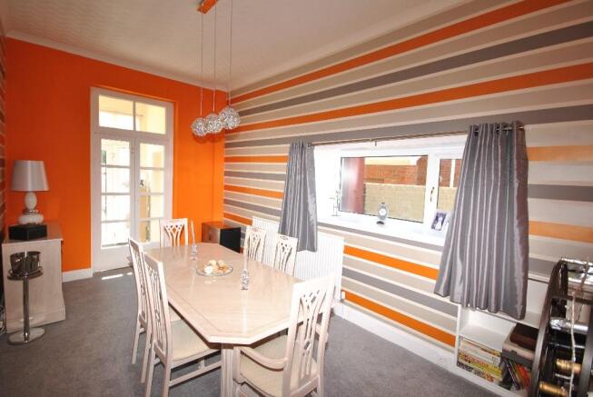DINING ROOM 5
