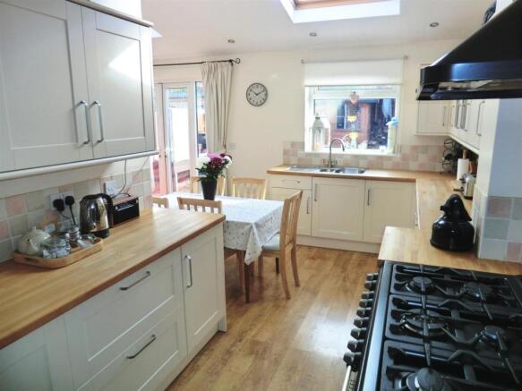 Kitchen/Dining Room