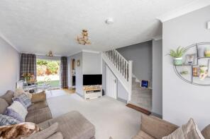 35, Heather Walk, Horley RH6 9GP