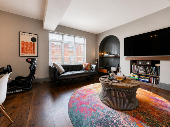 Spacious Lounge/Dining Room