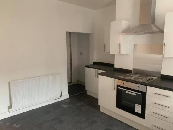 3 bed House to rent Image 5