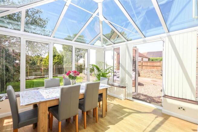 4 bed Detached for sale Image 4