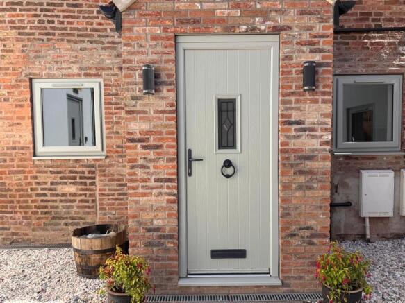 2 bed House for sale Image 11