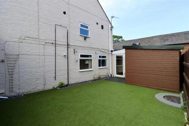 2 bed Semi-Detached for sale Image 10