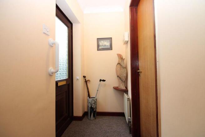 Entrance vesti...