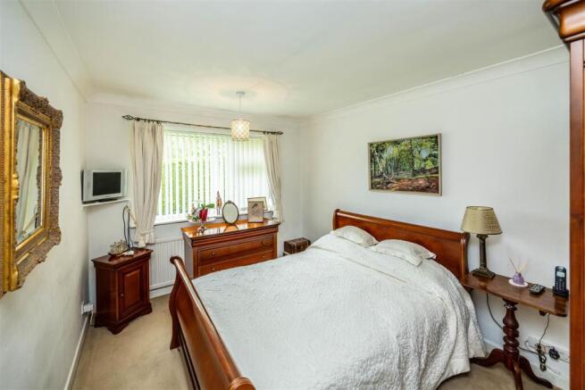 3 bed Detached Bungalow for sale Image 8