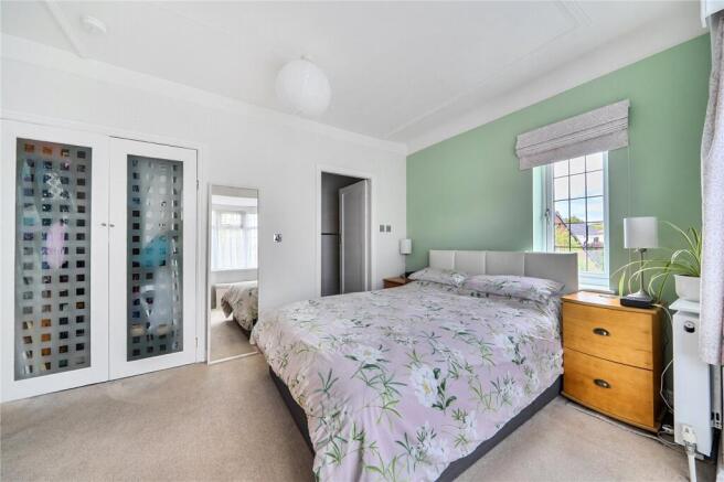 5 bed Detached for sale Image 9