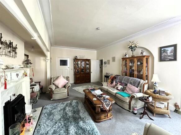 2 bed Flat for sale Image 8