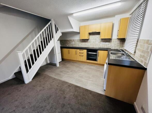 Kitchen 2.jpg