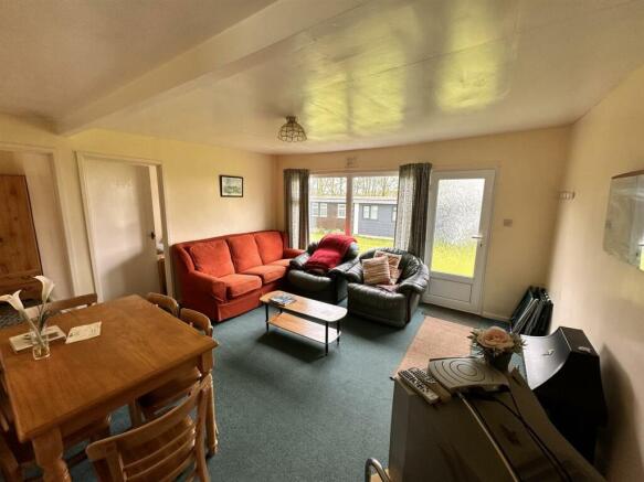 Lounge 2.JPEG