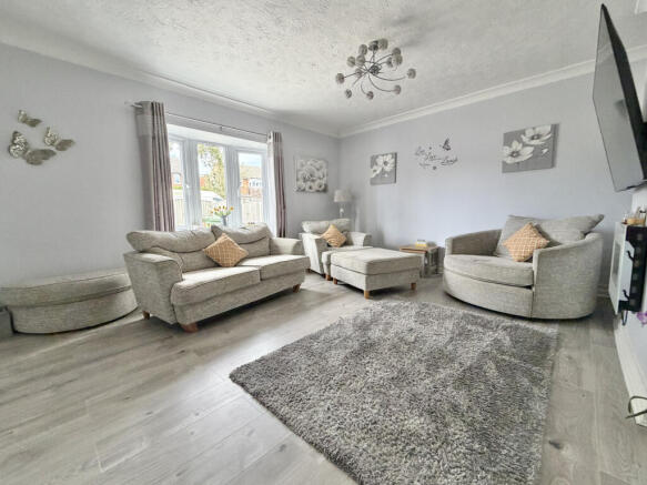 3 bed Semi-Detached for sale Image 7