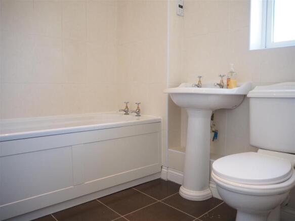 Family Bathroom 756