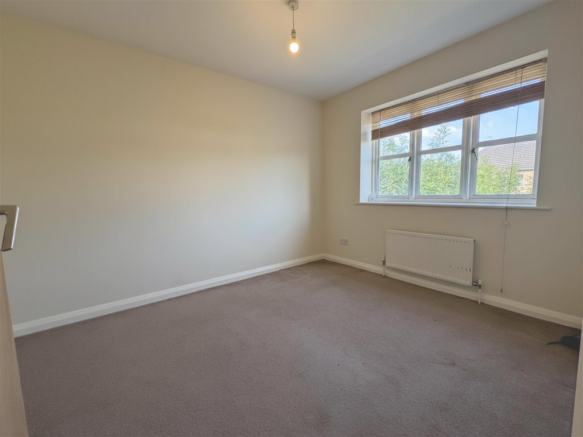 3 bed Terraced for sale Image 9