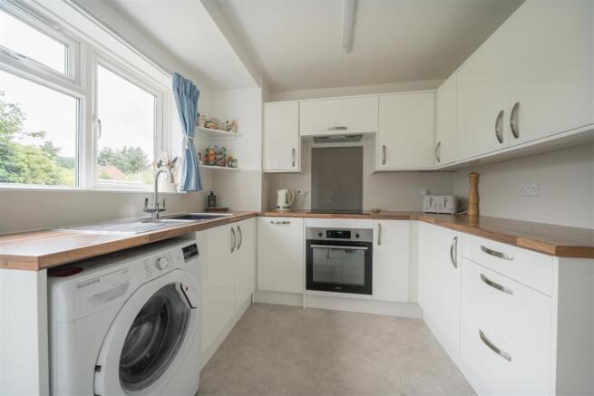 6 Shorncliffe Way, Shrewsbury, SY3 8TF photo 4